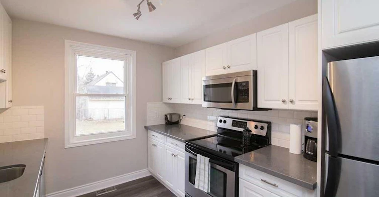 2 Aintree Court, Hamilton, ON, L8K 4R9 - 7
