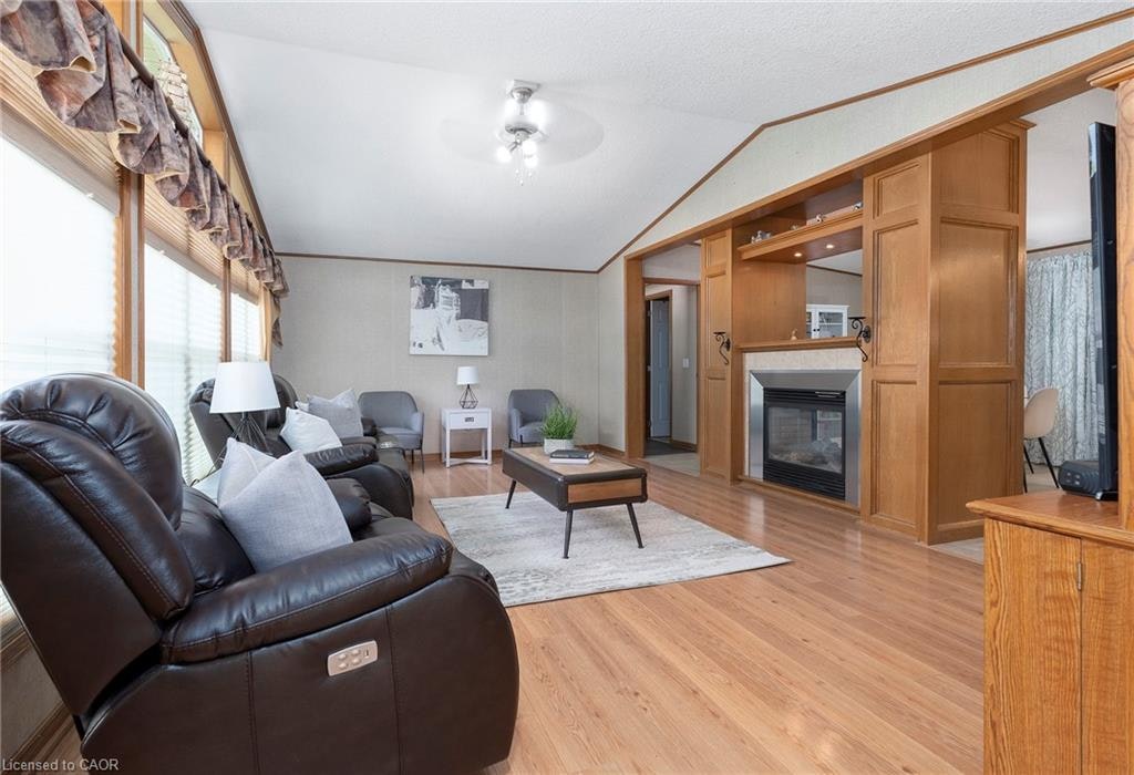 1161 4th Concession Road W - 4