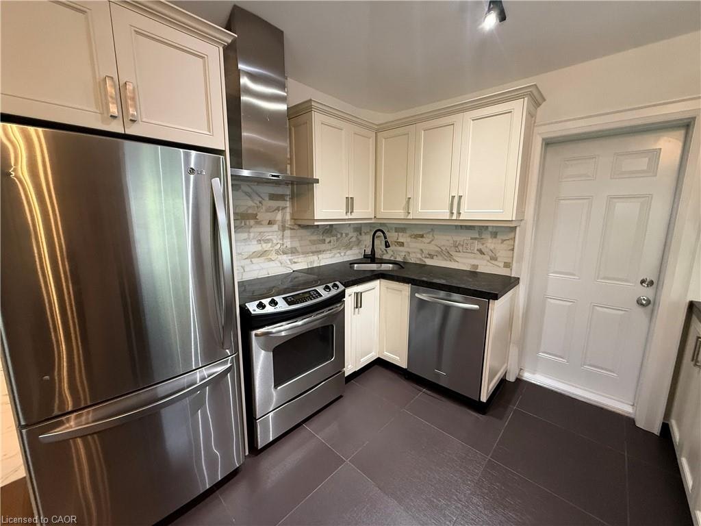 4-52 Cameron Avenue, Toronto, ON, M6M 1R2