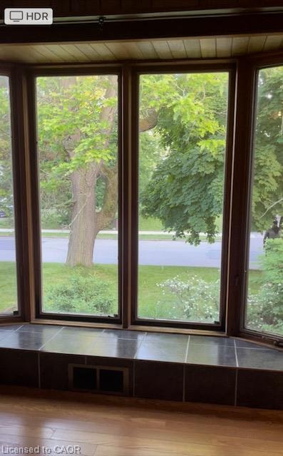 Upper-48 Austin Drive, Waterloo, ON, N2L 3Y3 - 4