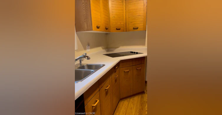 Upper-48 Austin Drive, Waterloo, ON, N2L 3Y3 - 6