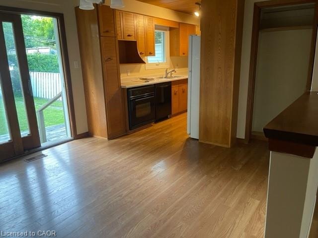 Upper-48 Austin Drive, Waterloo, ON, N2L 3Y3 - 3