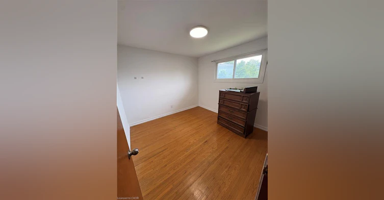 15 Champlain Avenue, Hamilton, ON, L8G 2H5 - 3