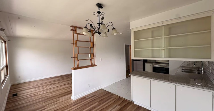 15 Champlain Avenue, Hamilton, ON, L8G 2H5 - 8