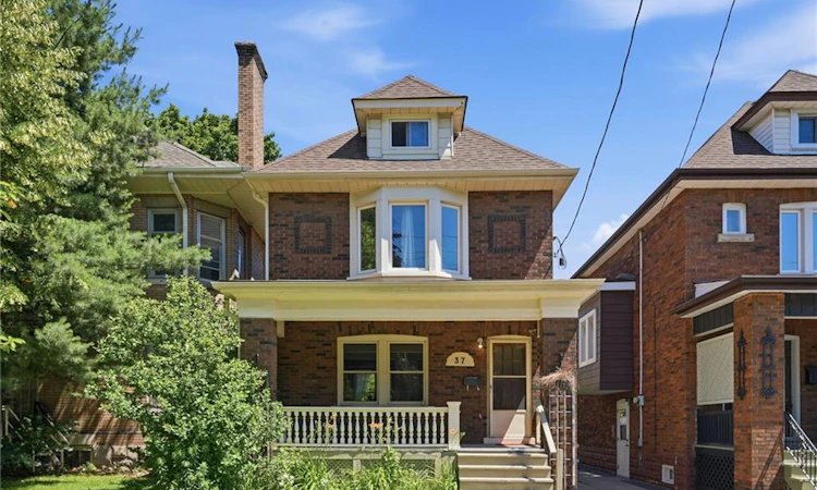 37 Maplewood Avenue
