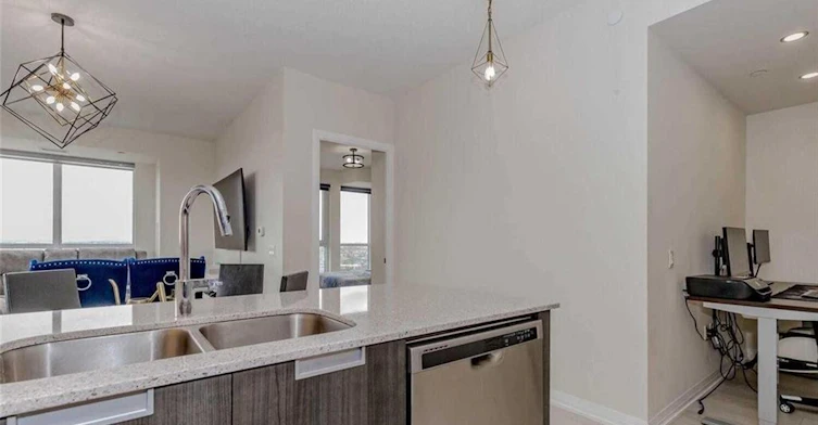 35 Watergarden Drive, Mississauga, ON, L5R 0G8 - 11