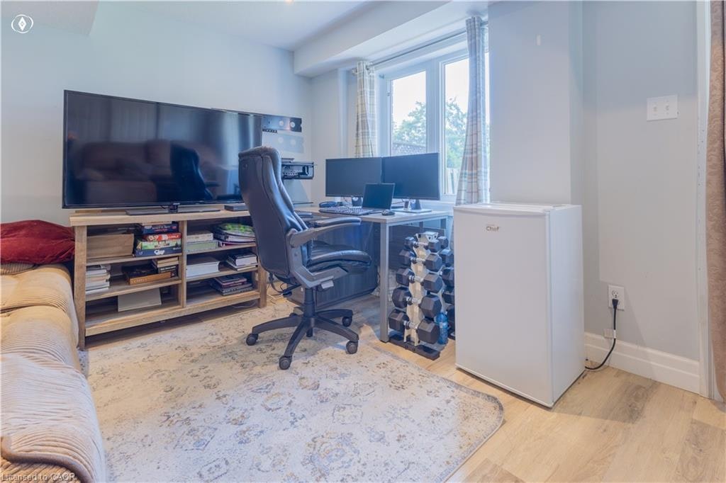105 Bloomington Drive, Cambridge, ON, N1P 1J6 - 11