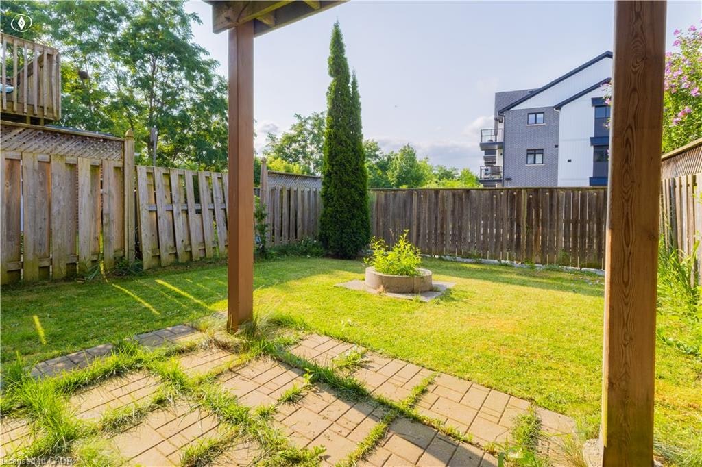 105 Bloomington Drive, Cambridge, ON, N1P 1J6 - 14