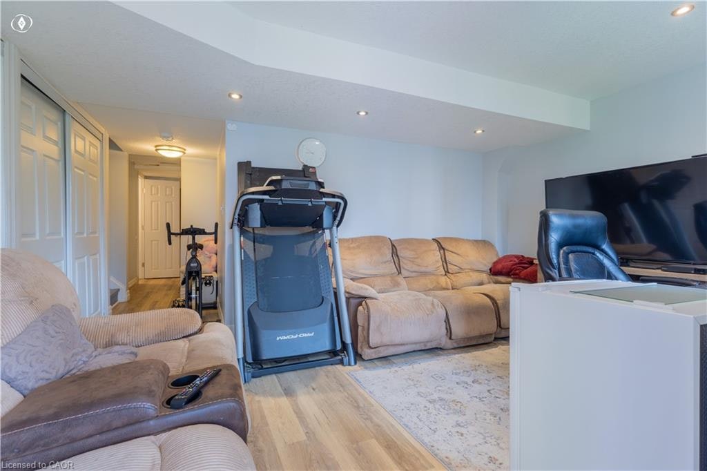 105 Bloomington Drive, Cambridge, ON, N1P 1J6 - 10