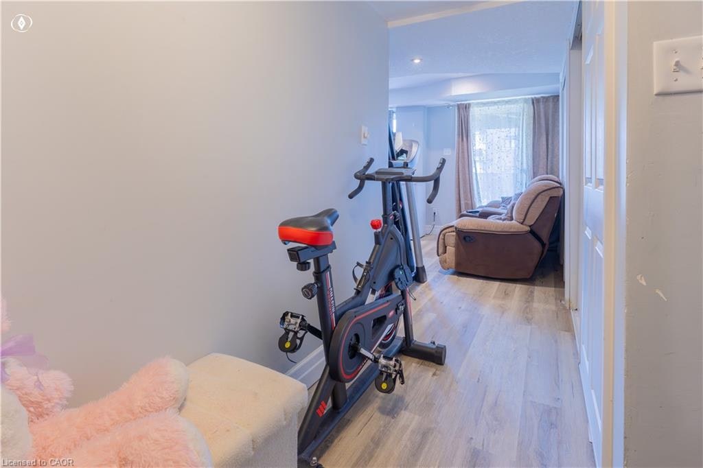 105 Bloomington Drive, Cambridge, ON, N1P 1J6 - 9