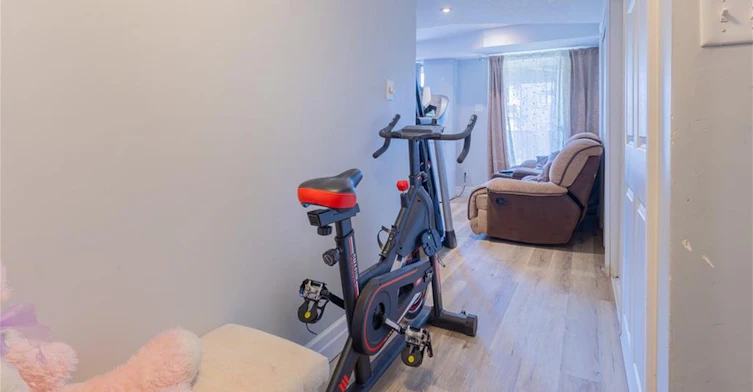 105 Bloomington Drive, Cambridge, ON, N1P 1J6 - 9