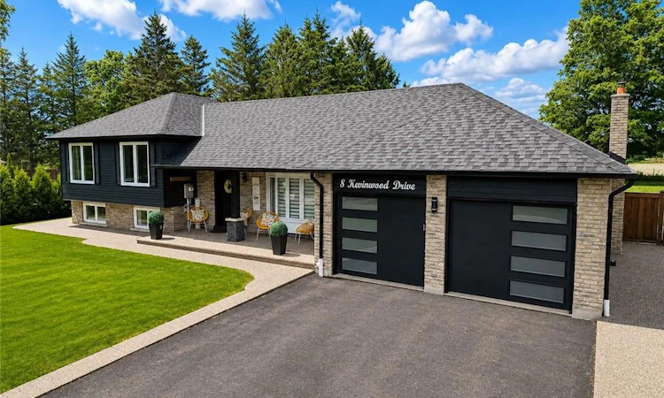 8 Kevinwood Drive