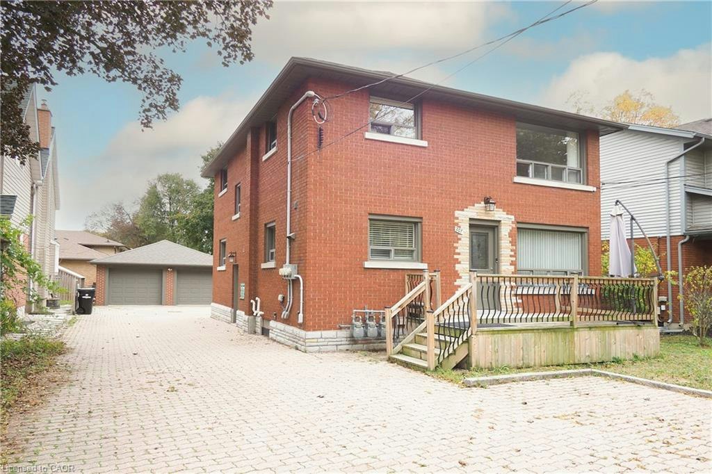 207 Sheldon Avenue N, Kitchener, ON, N2H 3M7