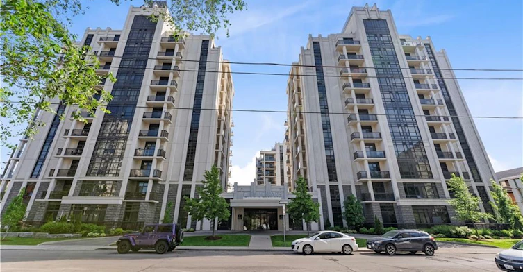601-81 Robinson Street, Hamilton, ON, L8P 0B9
