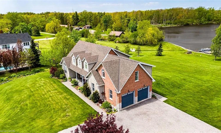 32A Haldimand Trail