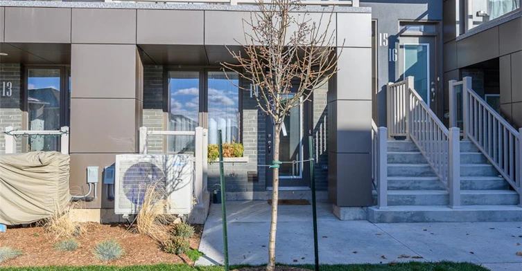 14-261 Skinner Road, Hamilton, ON, L8B 1W6