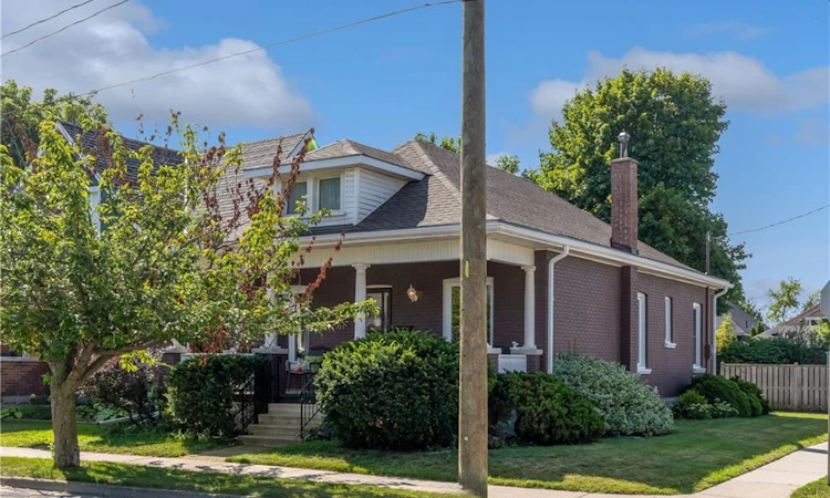 50 Strathcona Avenue