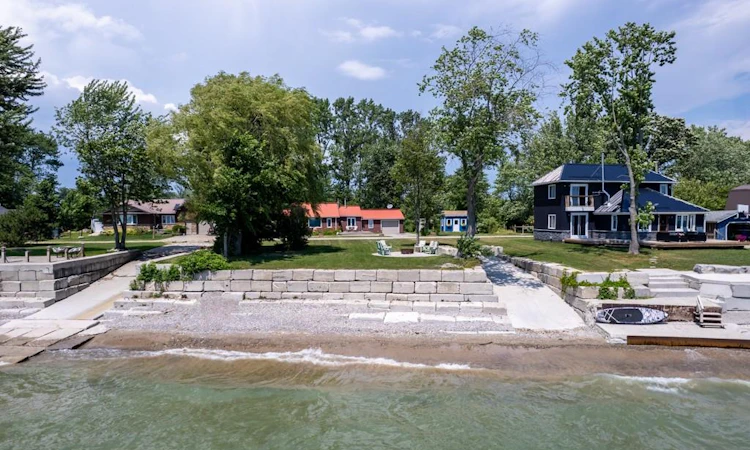 23 Lakeview Line