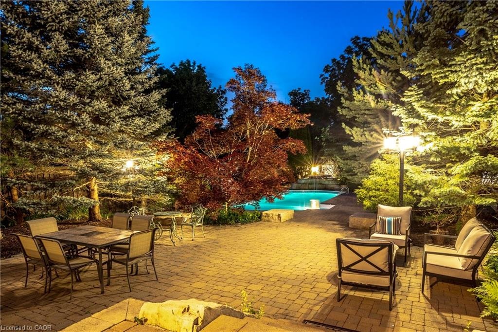 215 Burloak Drive, Burlington, ON, L6L 6T6