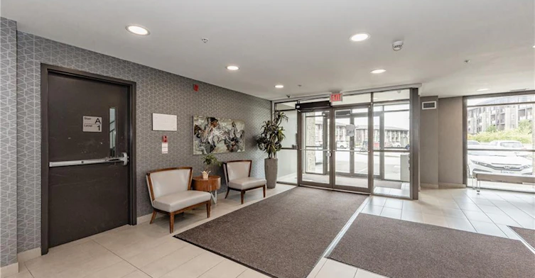 107-5020 Corporate Drive, Burlington, ON, L7L 0H7 - 8
