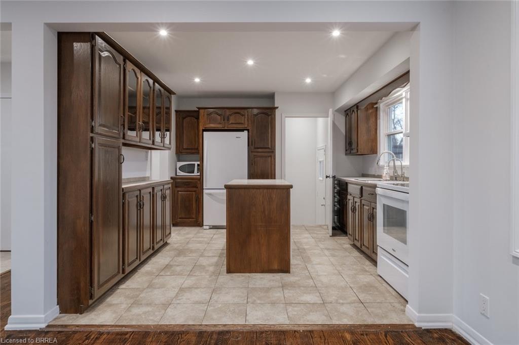 21 Hickery Place, Brantford, ON, N3S 3C7 - 21