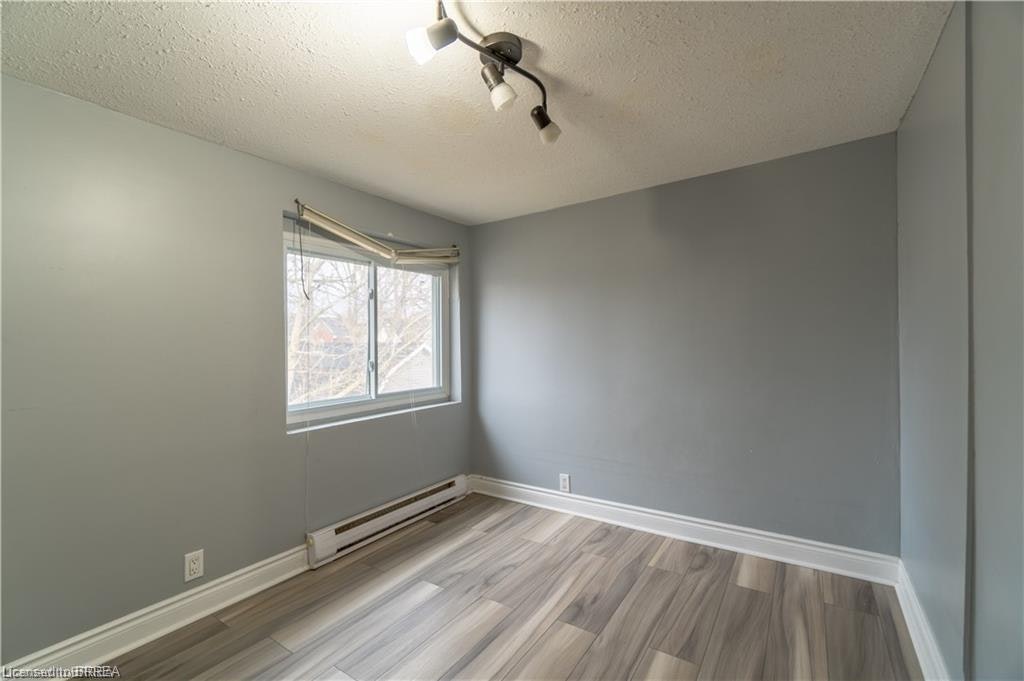 Upper-36 Cayuga Street, Brantford, ON, N3S 1W5 - 9