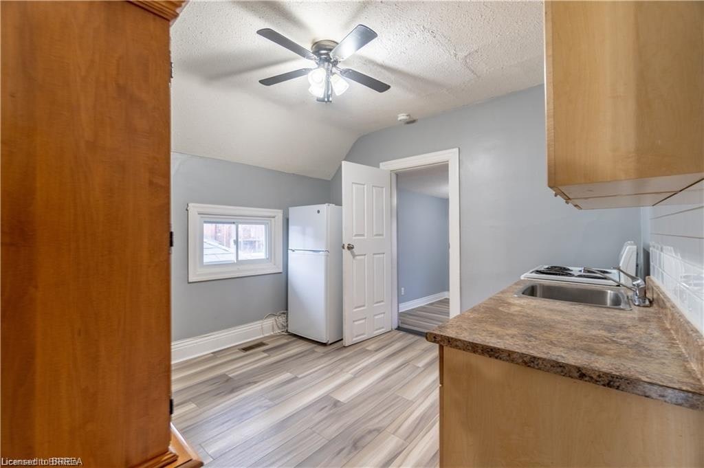 Upper-36 Cayuga Street, Brantford, ON, N3S 1W5 - 5