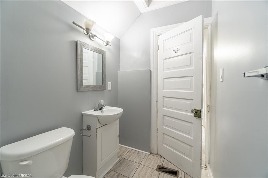 Upper-36 Cayuga Street, Brantford, ON, N3S 1W5 - 11