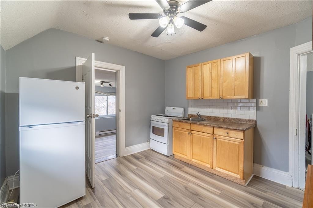Upper-36 Cayuga Street, Brantford, ON, N3S 1W5 - 7
