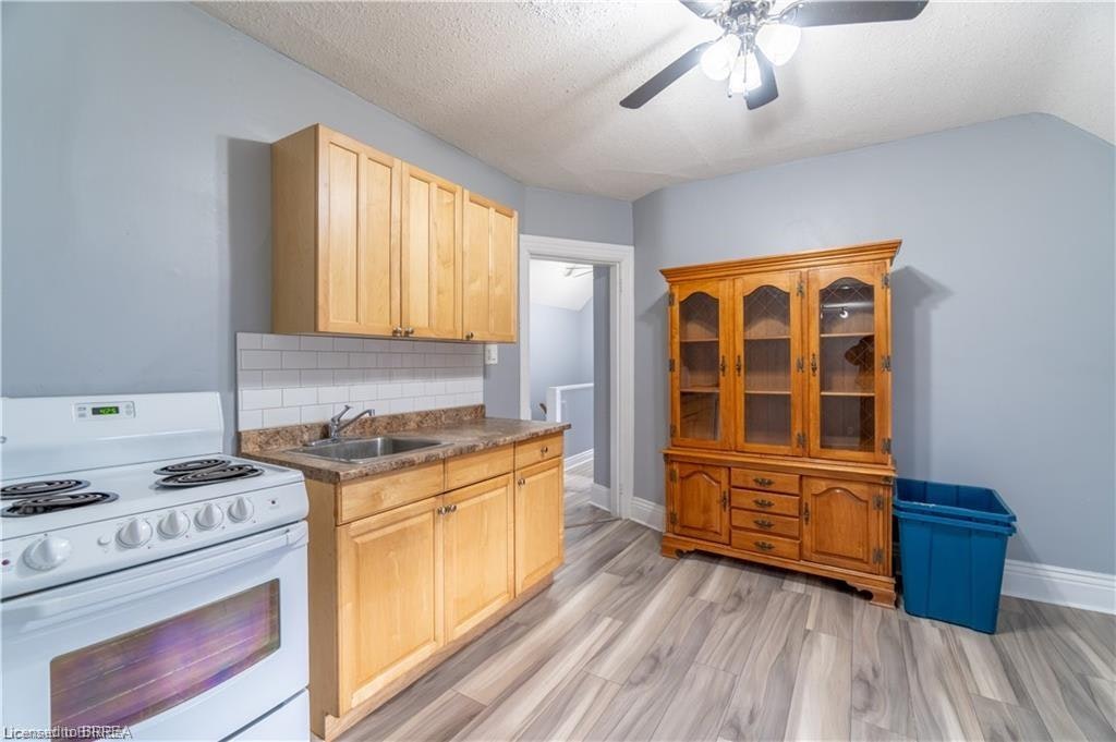 Upper-36 Cayuga Street, Brantford, ON, N3S 1W5 - 6