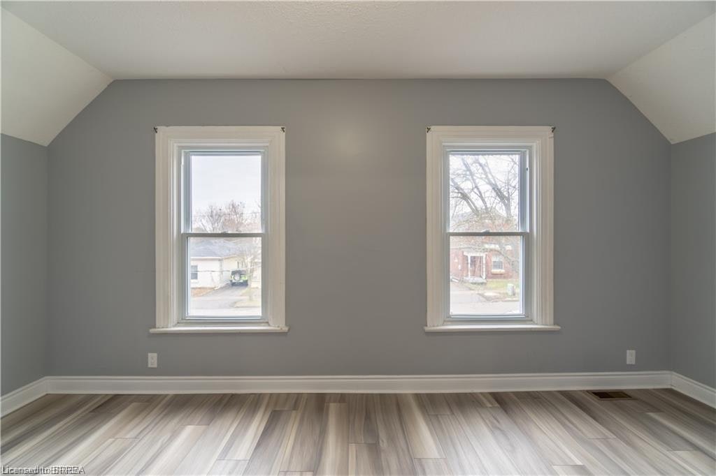 Upper-36 Cayuga Street, Brantford, ON, N3S 1W5 - 2