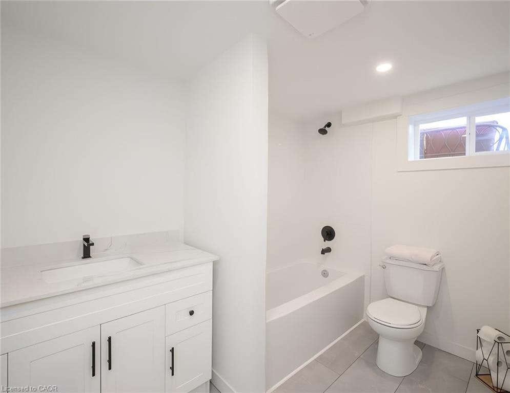 Lower-781 Ninth Avenue, Hamilton, ON, L8T 2A7 - 4