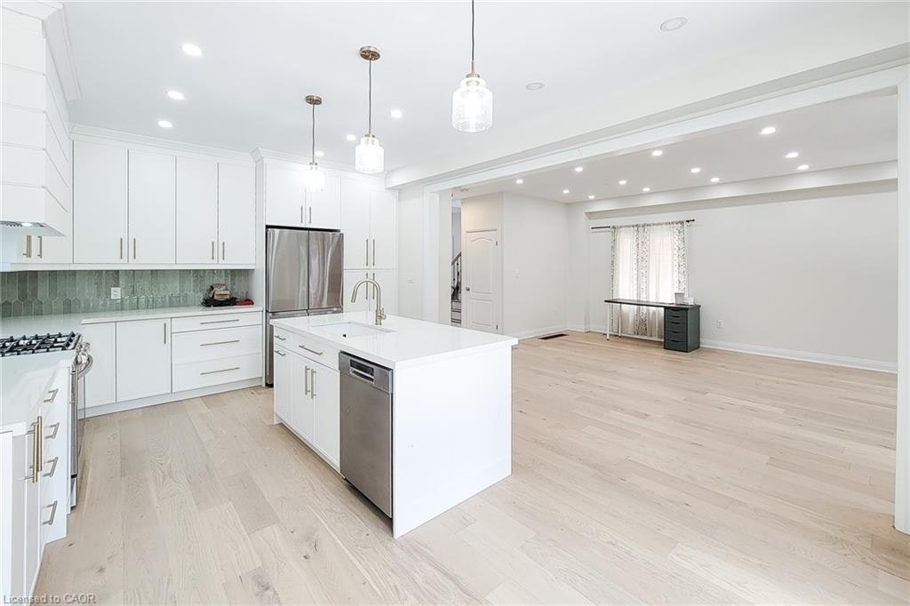 8 Secinaro Avenue, Hamilton, ON, L9G 0C6 - 15