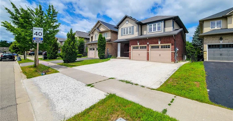 8 Secinaro Avenue, Hamilton, ON, L9G 0C6 - 2