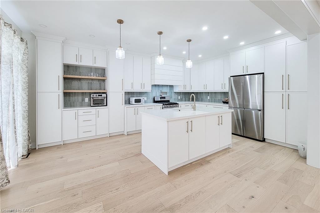 8 Secinaro Avenue, Hamilton, ON, L9G 0C6 - 16