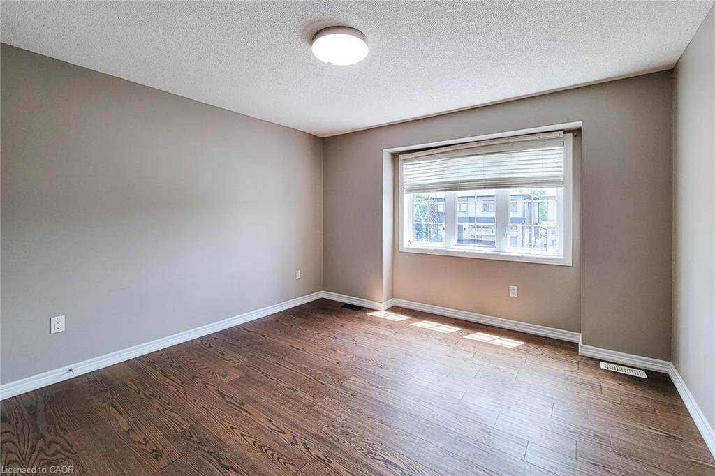 8 Secinaro Avenue, Hamilton, ON, L9G 0C6 - 42