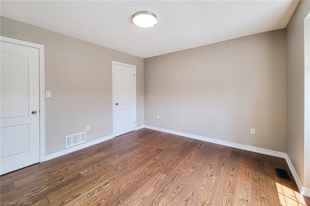 8 Secinaro Avenue, Hamilton, ON, L9G 0C6 - 43