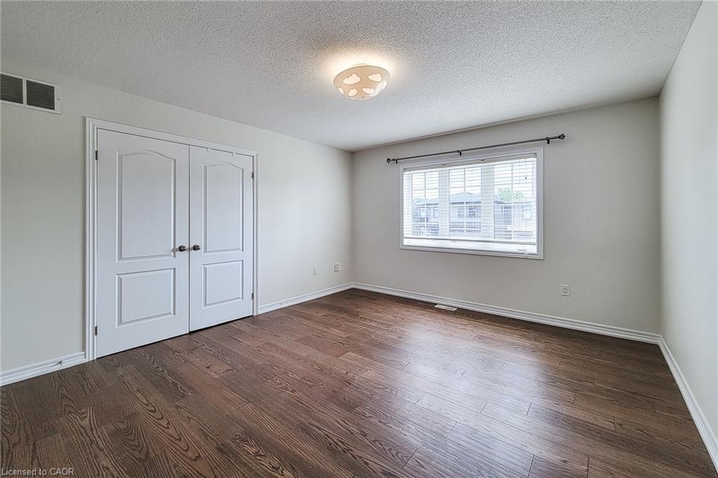 8 Secinaro Avenue, Hamilton, ON, L9G 0C6 - 38