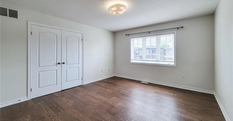 8 Secinaro Avenue, Hamilton, ON, L9G 0C6 - 38