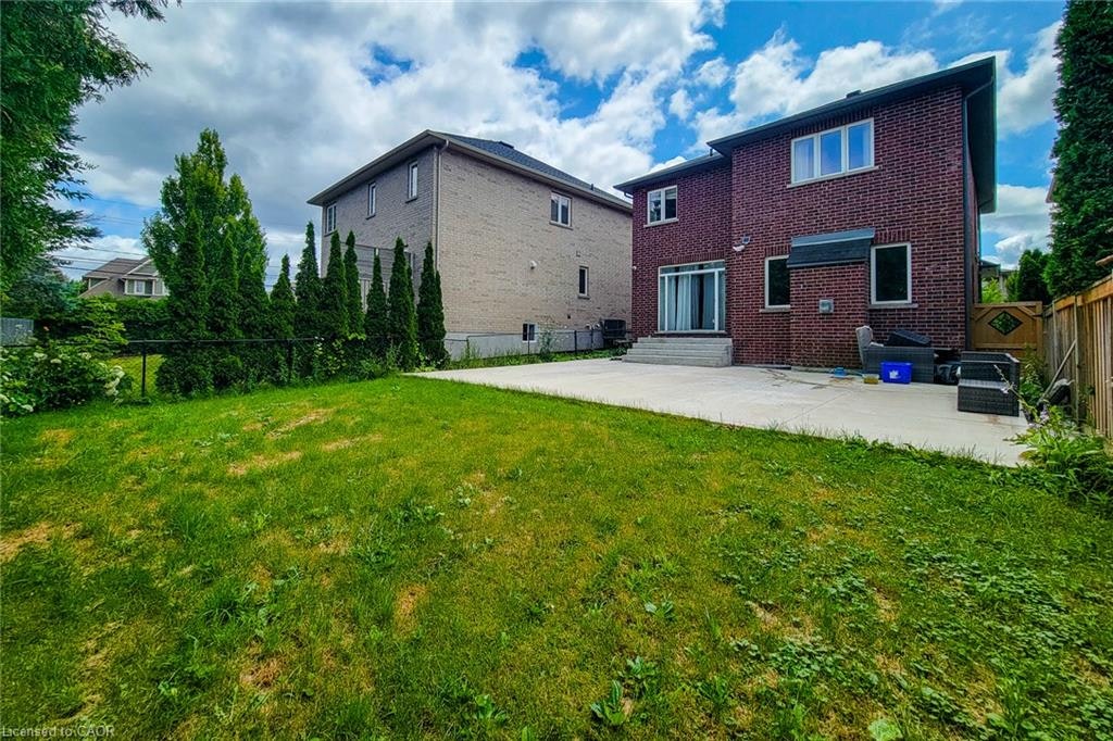 8 Secinaro Avenue, Hamilton, ON, L9G 0C6 - 6