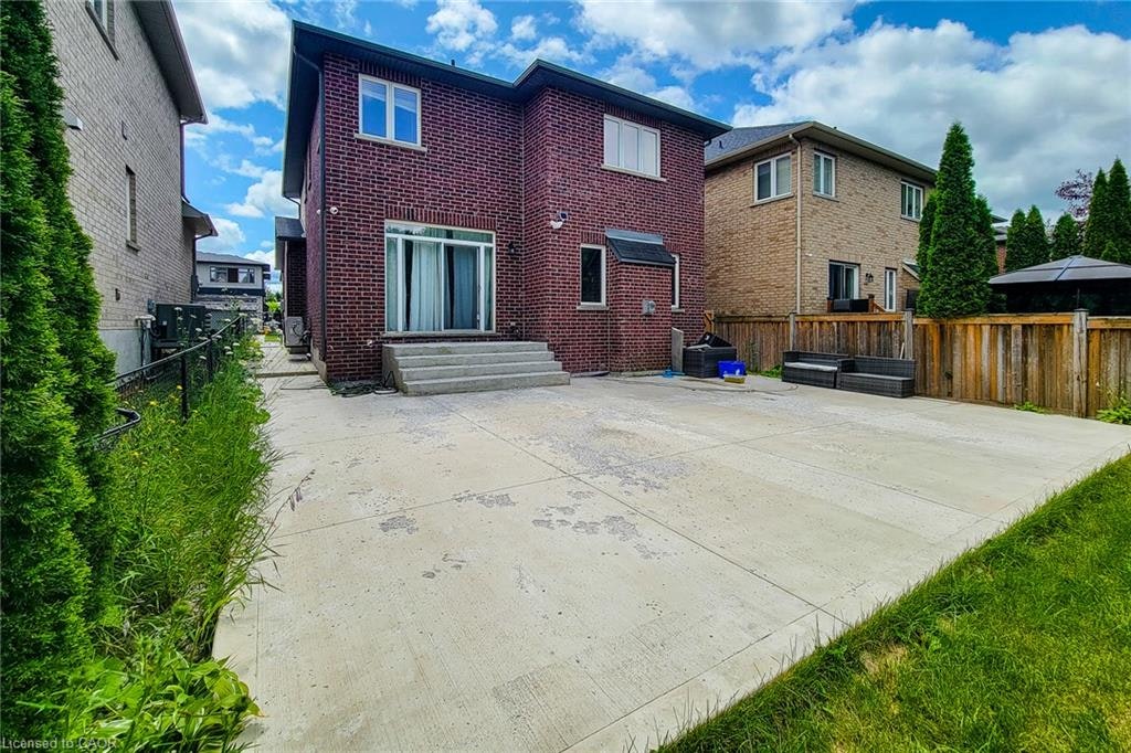 8 Secinaro Avenue, Hamilton, ON, L9G 0C6 - 5