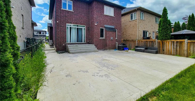 8 Secinaro Avenue, Hamilton, ON, L9G 0C6 - 5