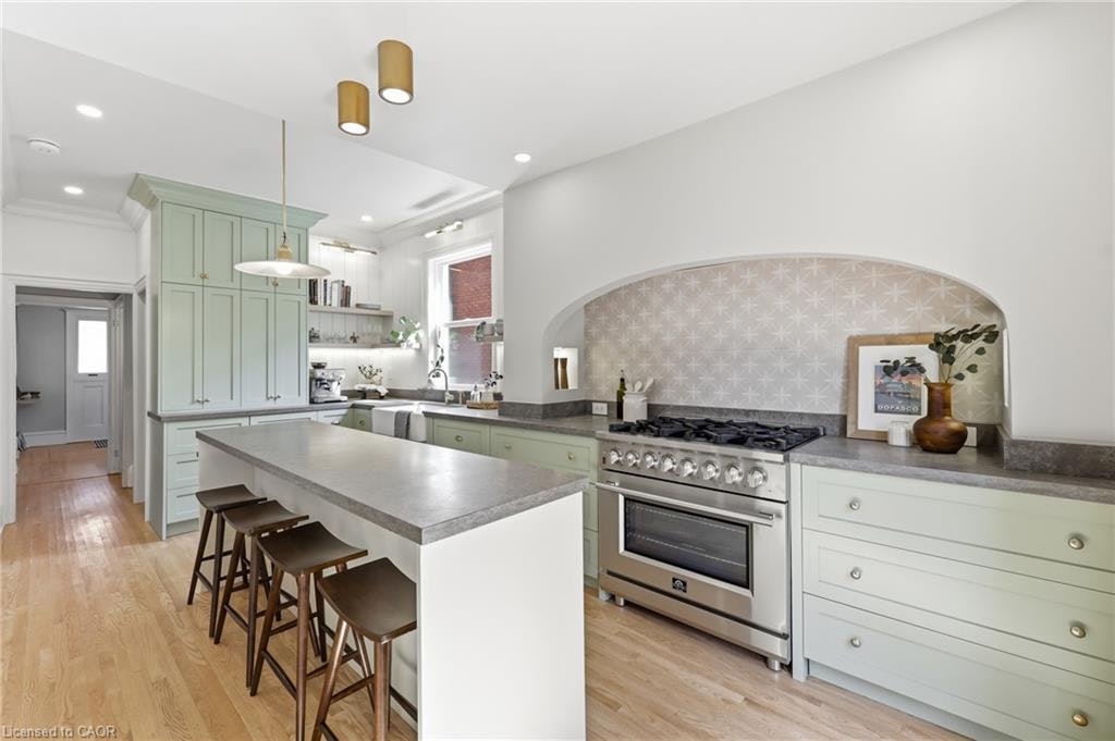 70 Gage Avenue S, Hamilton, ON, L8M 3C9