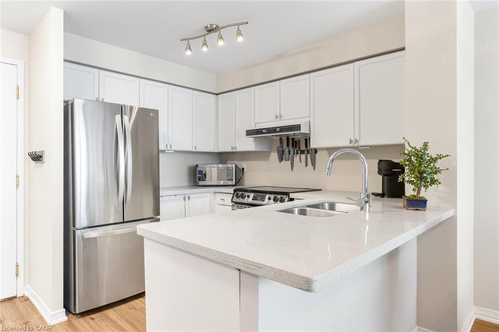 PH7-2565 Erin Centre Boulevard, Mississauga, ON, L5M 6Z8
