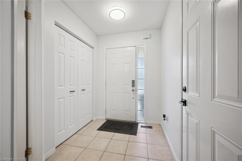 96 Templewood Drive, Kitchener, ON, N2R 1Y4 - 6