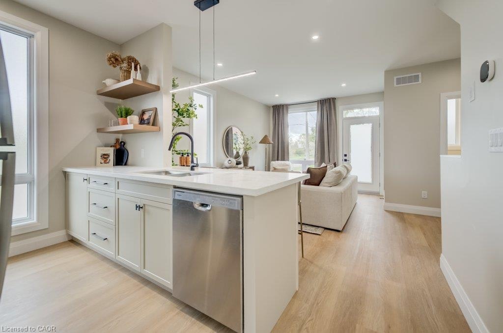 Lower unit (The Glen)-210 Heritage Drive, Kitchener, ON, N2B 0B5 - 5