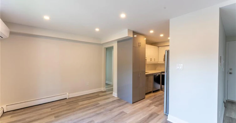 103-700 Lawrence Road, Hamilton, ON, L8K 1Z5 - 3