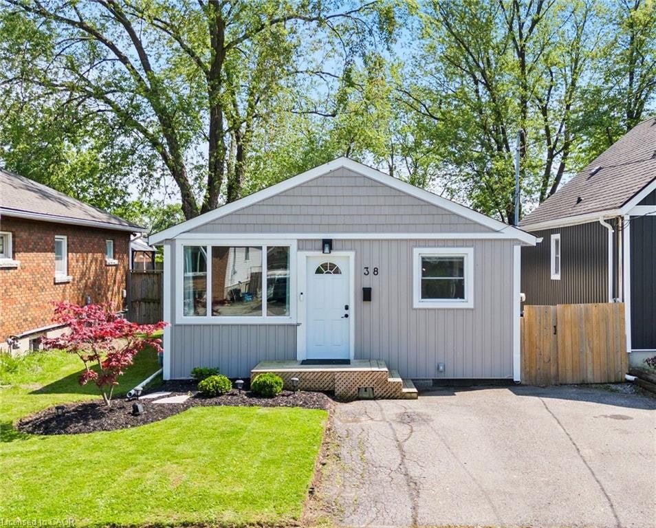 38 Alexandra Boulevard, St. Catharines, ON, L2P 1J9