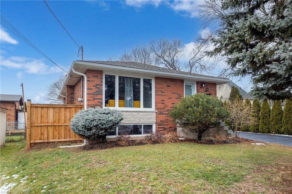 27 Blenheim Drive, Hamilton, ON, L8E 1W1