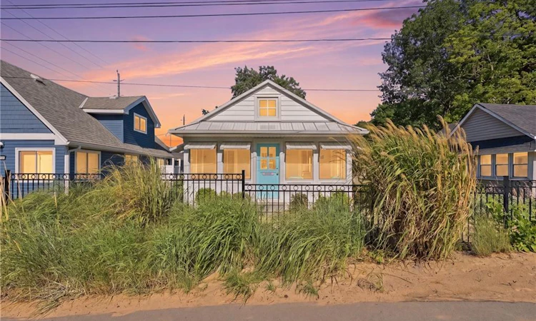 436 Ashwood Avenue